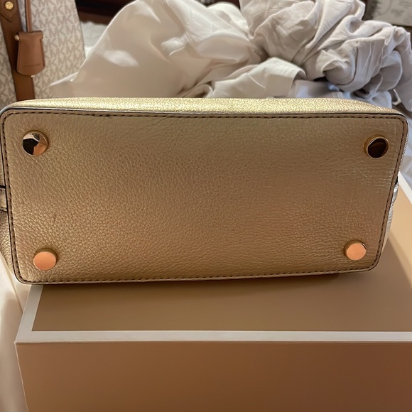 Michael Kors Small handbag! - Picture 4 of 7